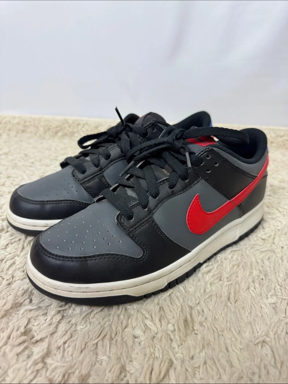 Nike Dunk Low Sneakers Size 7Y Black Gray Red‎